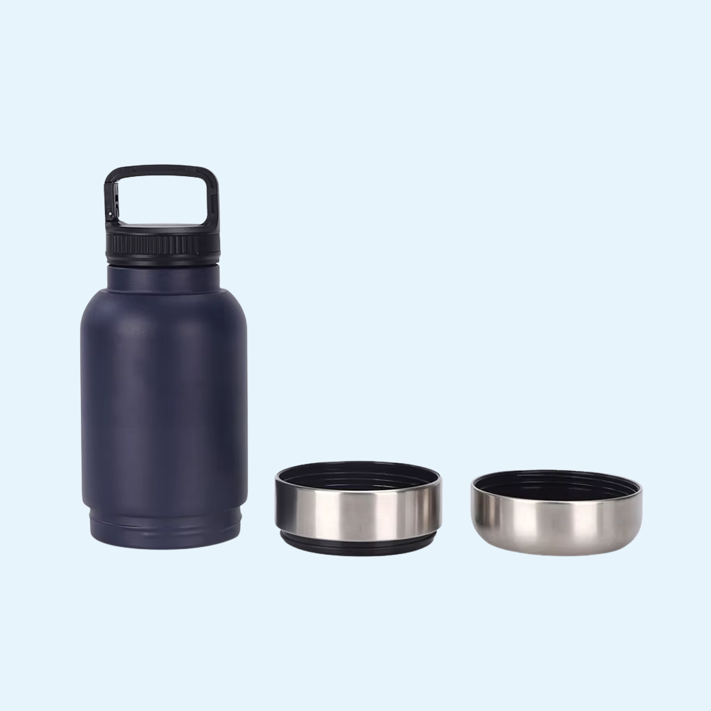 2-1 Wasserflasche mit integrierten Näpfen